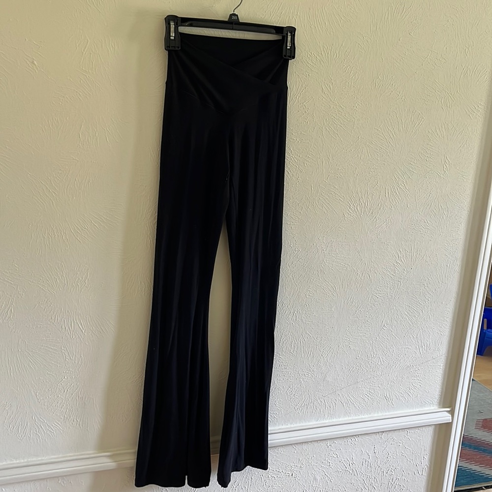 Aerie Offline High Waisted Crossover Flare Leggings